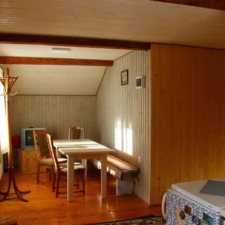 Lodge Медова Хатинка *